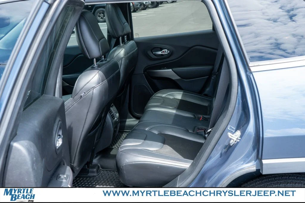 Used 2020 Slate Blue Jeep Latitude Plus image 13