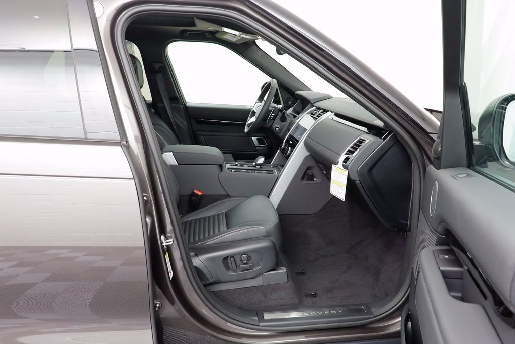 2025 Land Rover Discovery S - Photo 20