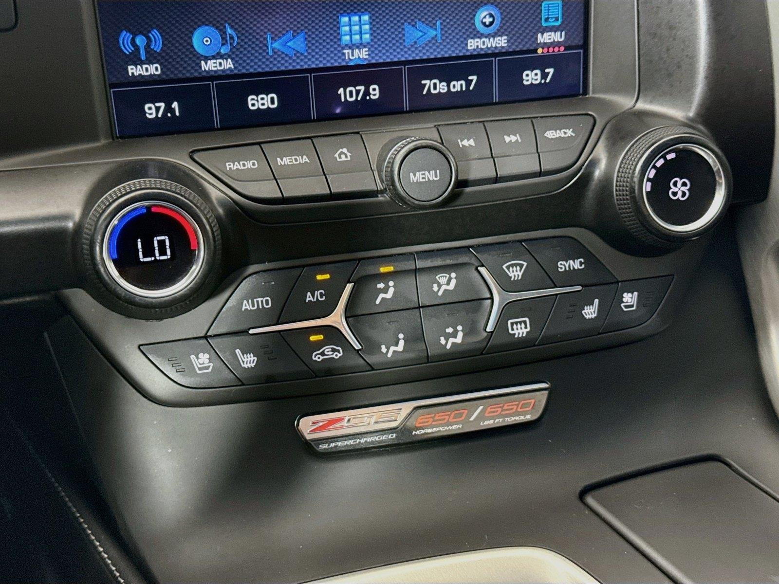 Used 2016 Arctic White Chevrolet Z06 2LZ image 26
