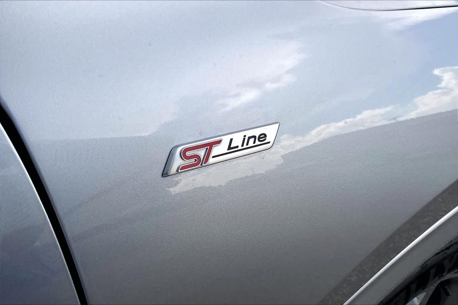Used 2024 Iconic Silver Metallic Ford ST-Line image 10