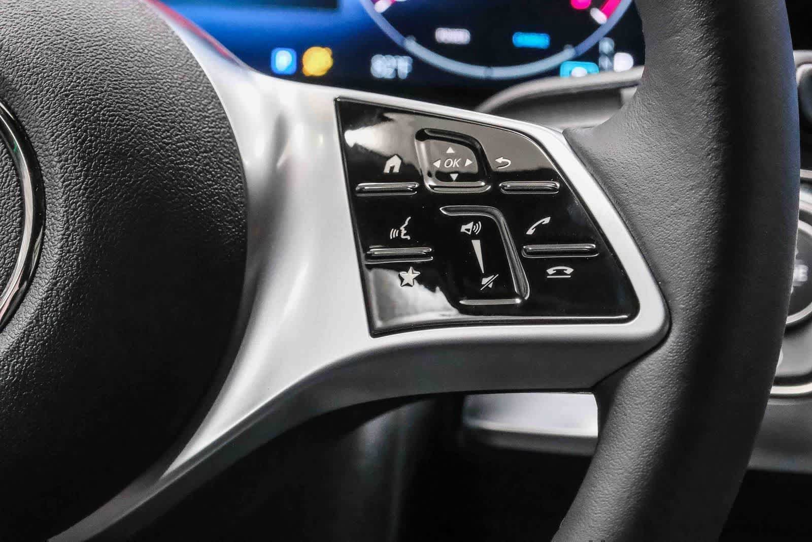 New 2026 Polar White Mercedes-Benz GLB 250 image 20