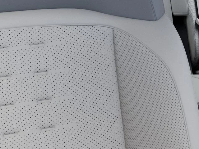 New 2026 Glacial White Pearl Kia Wind AWD image 24