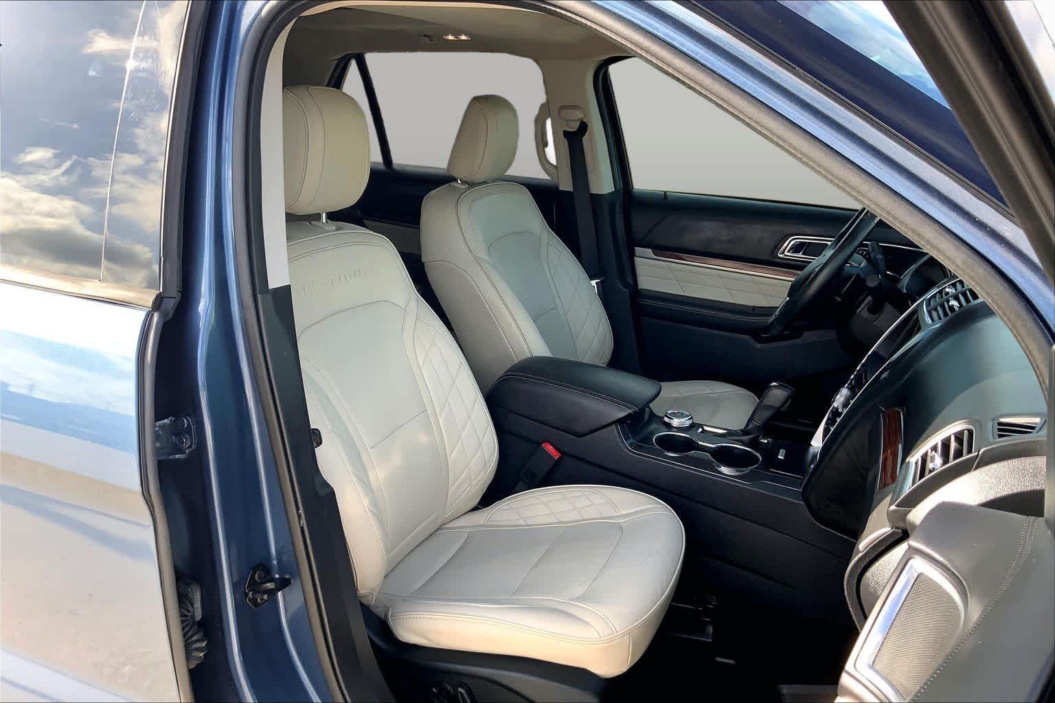 Used 2019 Blue Ford Platinum image 9