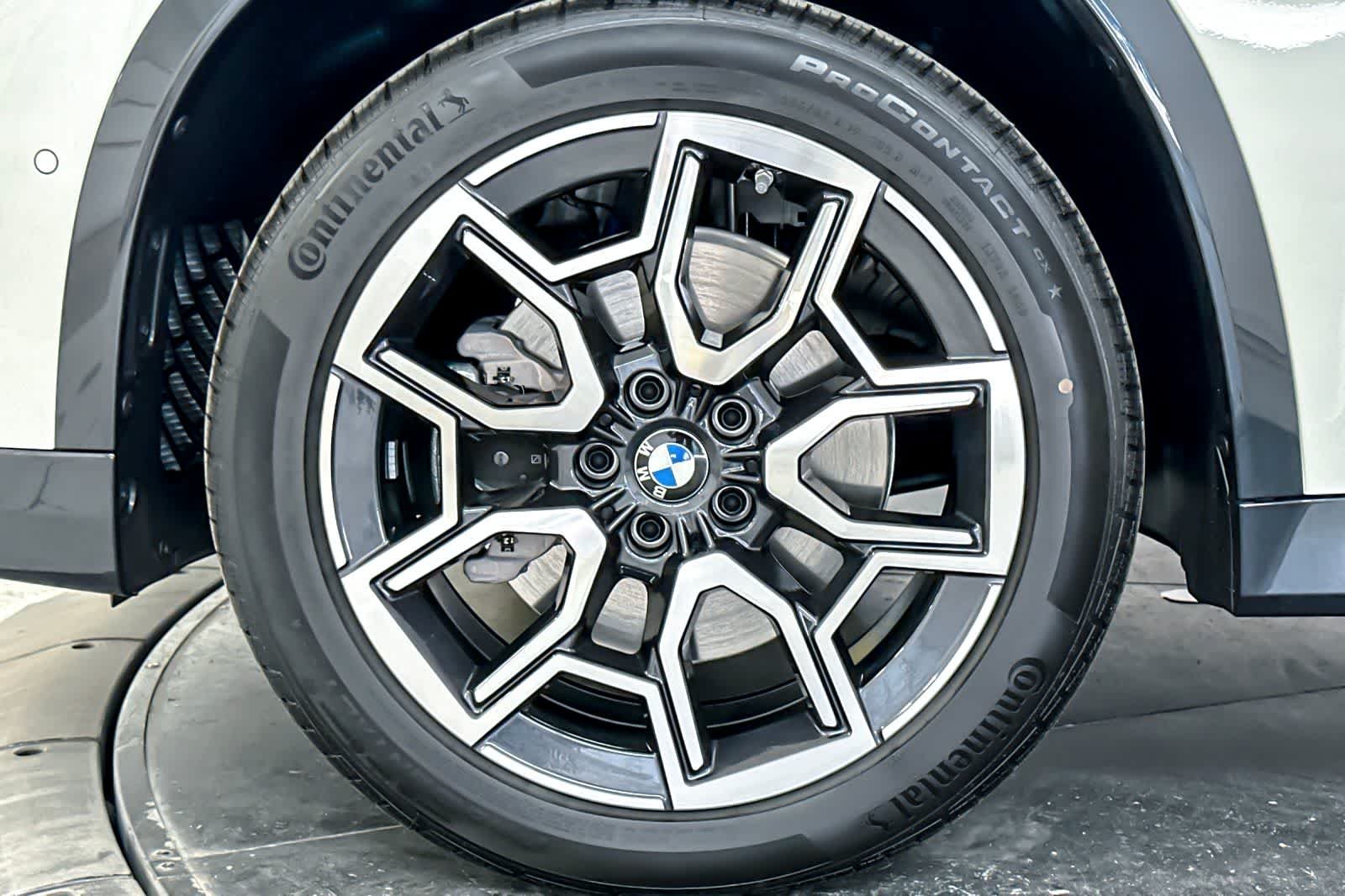 Used 2026 Alpine White BMW xDrive28i image 25