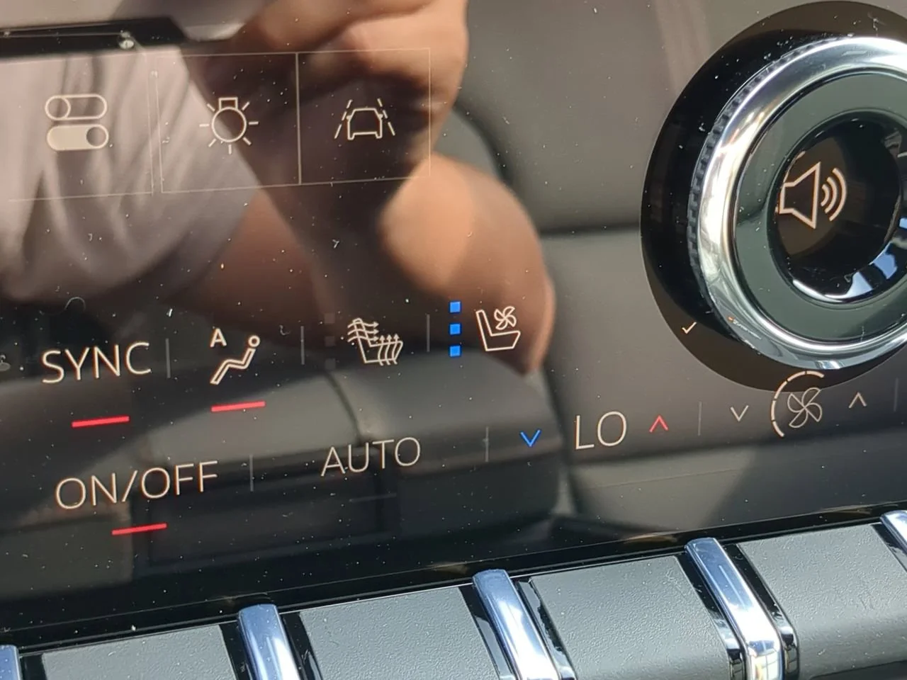 2026 GMC Acadia AT4 - Photo 22