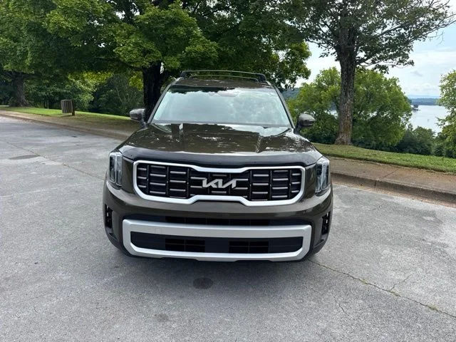 Used 2024 Green Kia S image 2