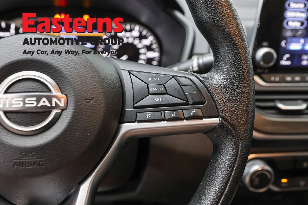 Used 2024 Red Nissan 2.5 SV image 8