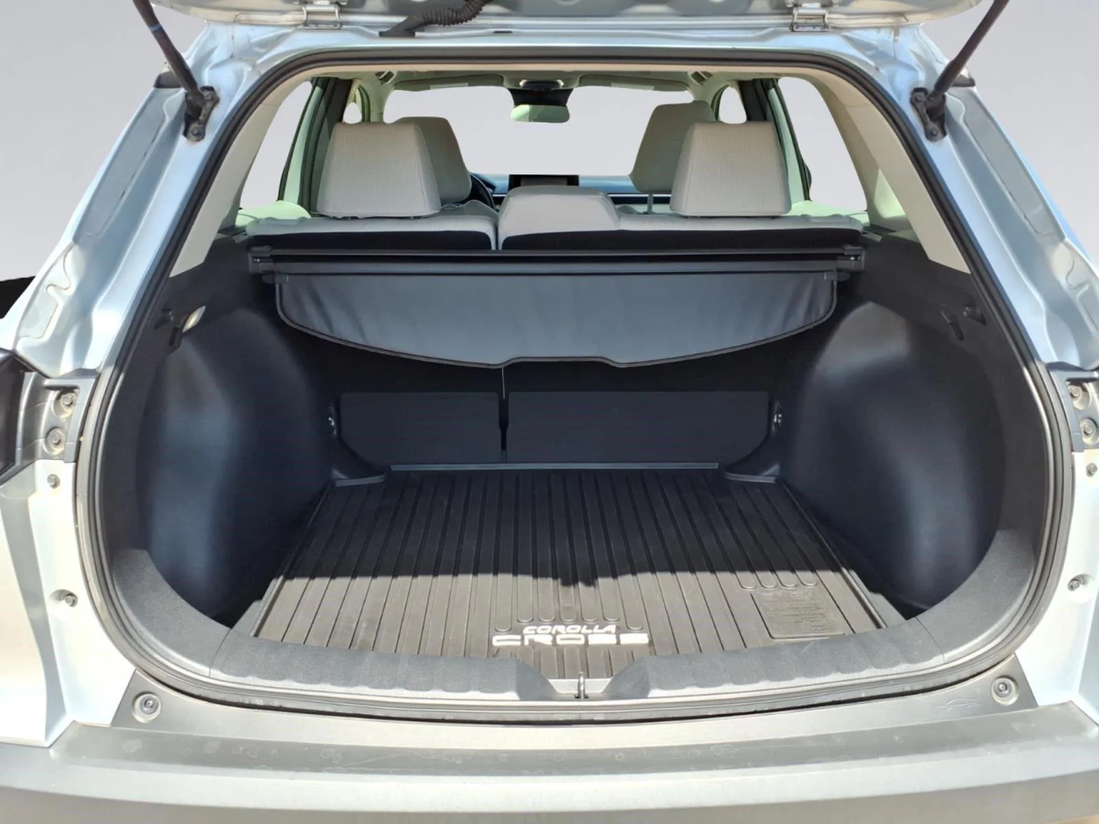 Used 2024 Sonic Silver Toyota L image 10