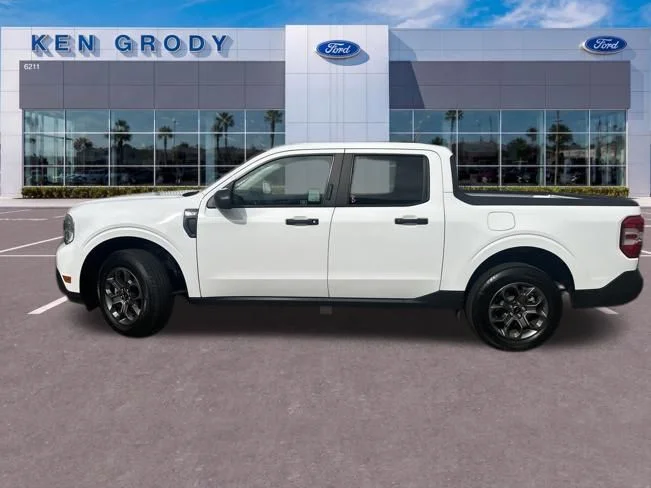 Used 2023 White Ford XLT image 5