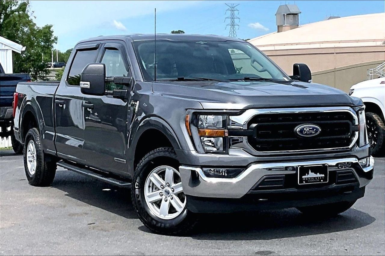 Used 2023 CARBONIZED GRAY METALLIC Ford XLT image 37