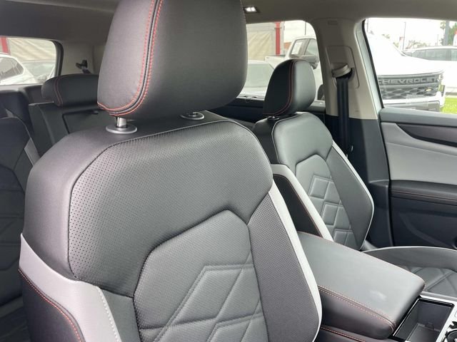 New 2026 White/off-white Volkswagen 2.0T Peak Edition image 28