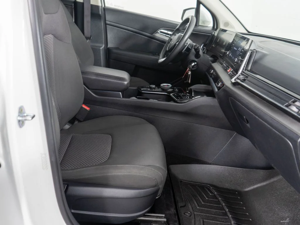 Used 2023 White Kia LX image 8
