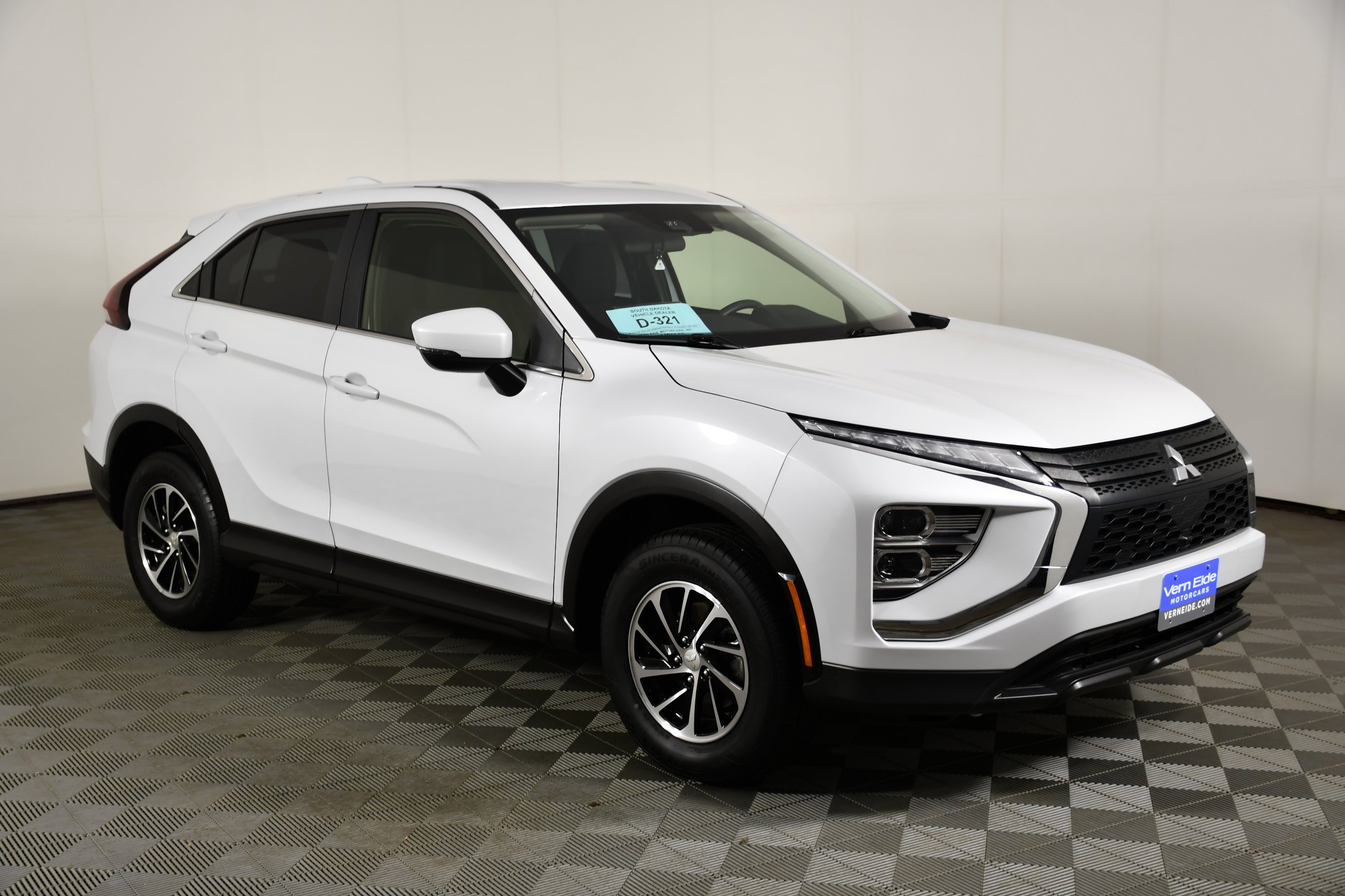 Certified Used 2024 White Diamond Mitsubishi ES image 4
