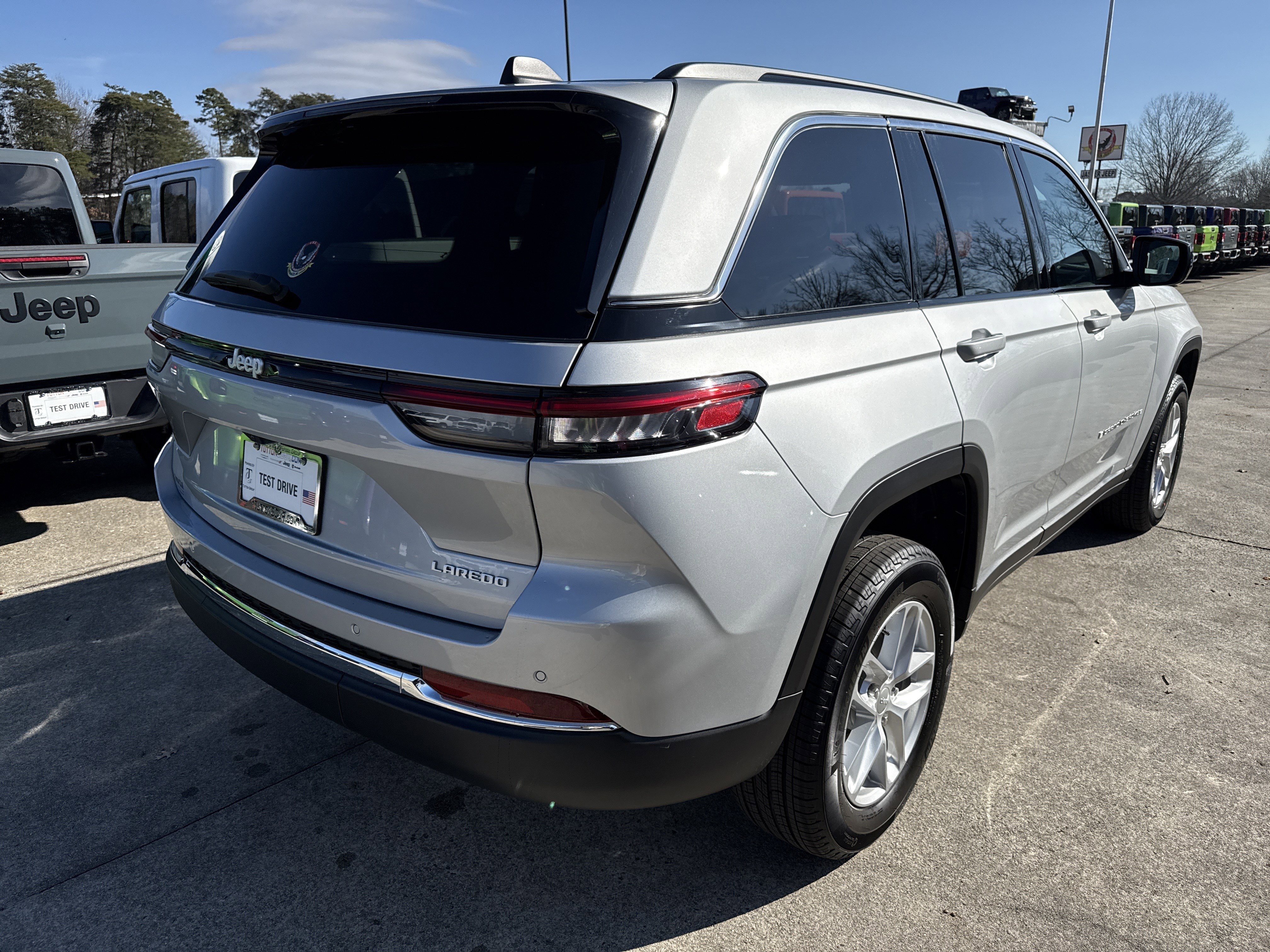 New 2025 Silver Zynith Jeep Laredo image 7