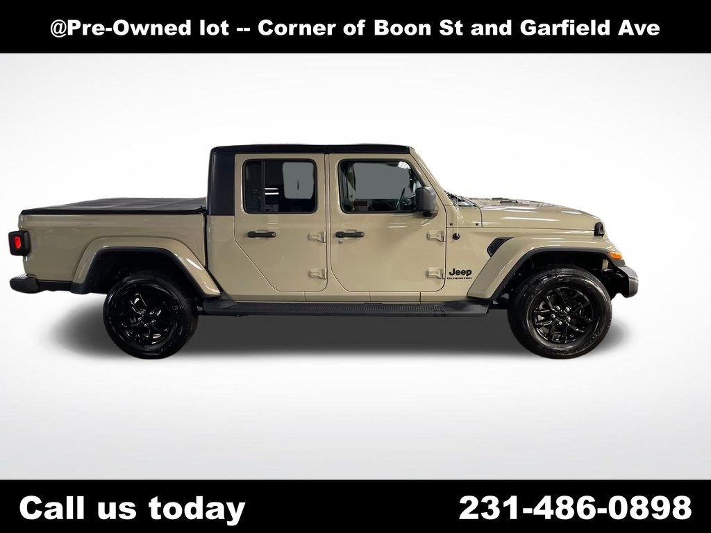 Used 2022 Beige Jeep Sport image 6
