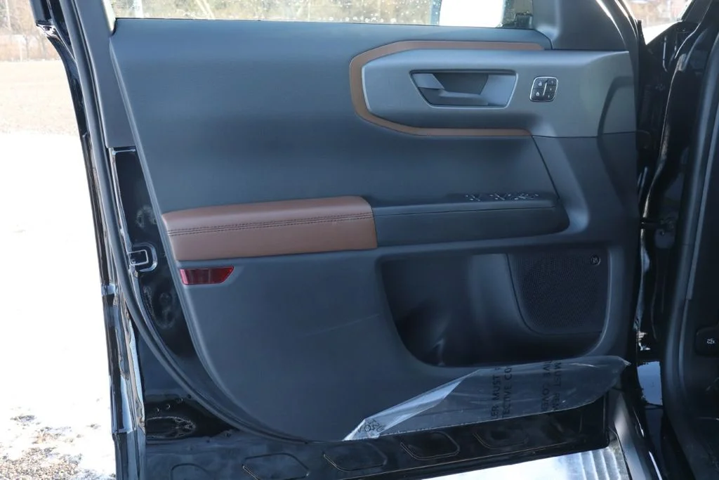 New 2025 Shadow Black Ford Outer Banks® image 35