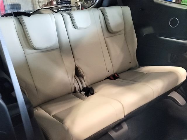 Used 2022 Crystal White Pearl Subaru Limited image 28