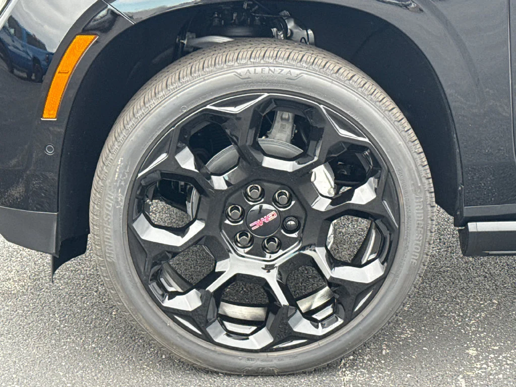 2026 GMC Yukon Denali Ultimate - Photo 13