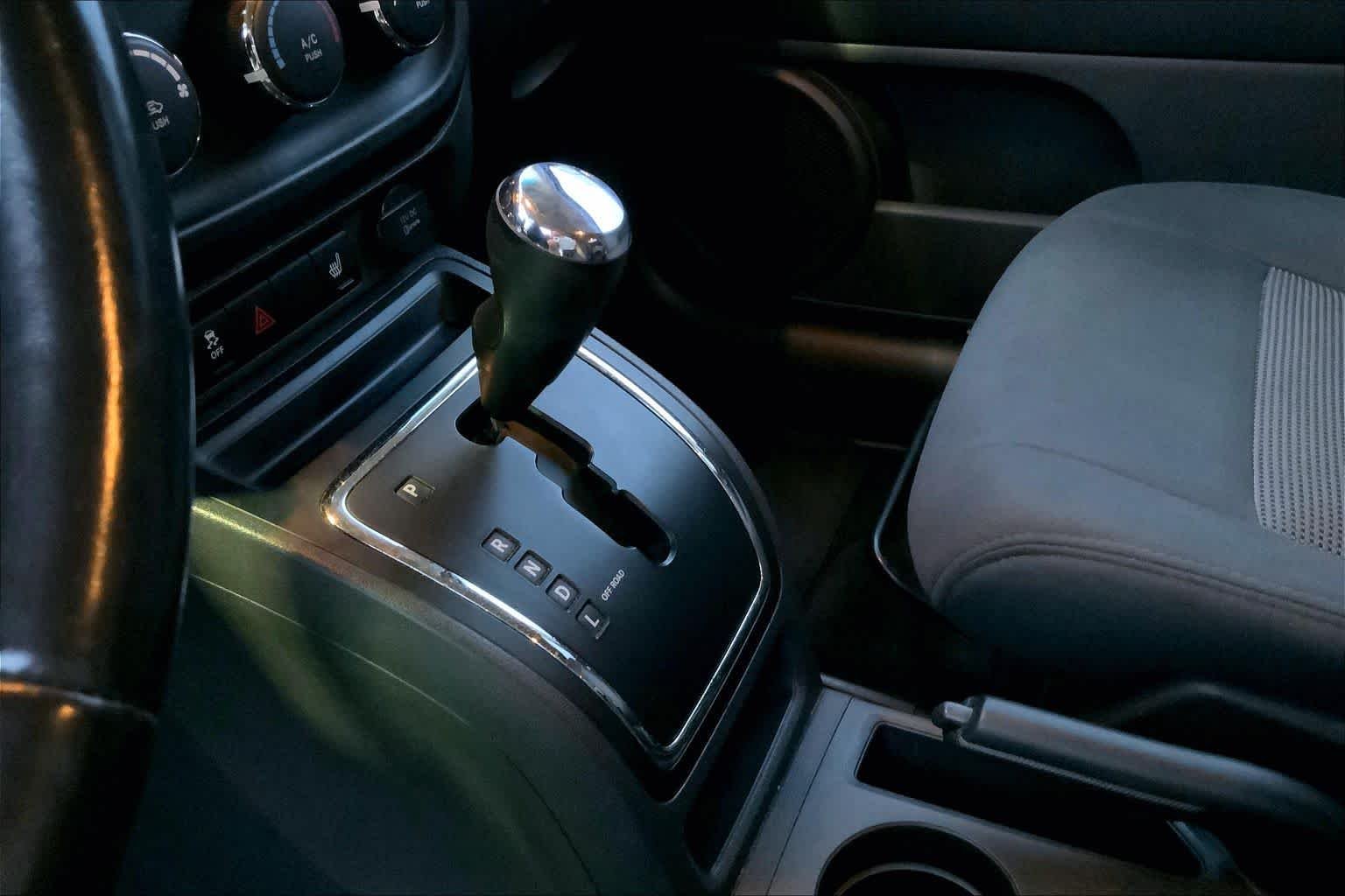 Used 2011 Dark Charcoal Pearl Jeep Latitude image 15