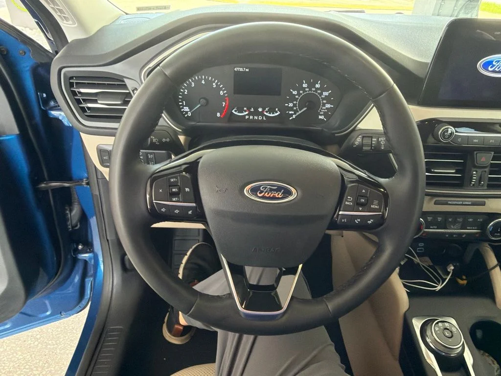 Used 2022 Blue Ford SEL image 17