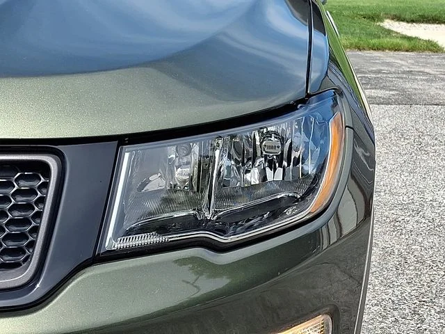 Used 2018 Green Jeep Trailhawk image 9