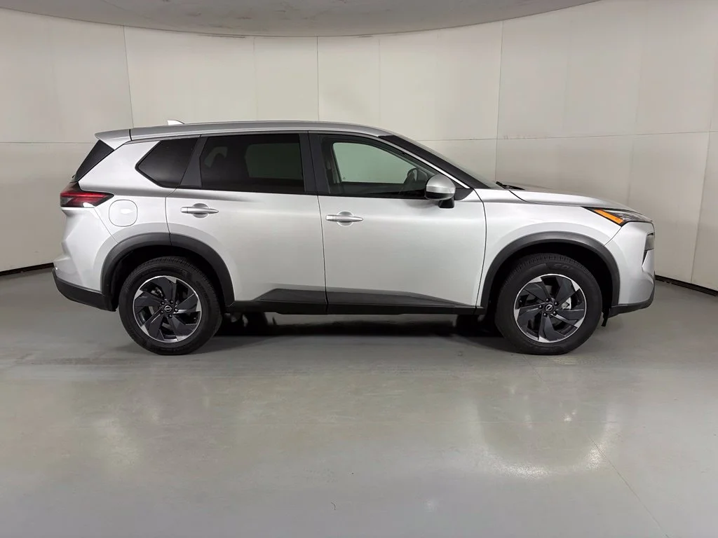 Used 2024 Silver Nissan SV image 9