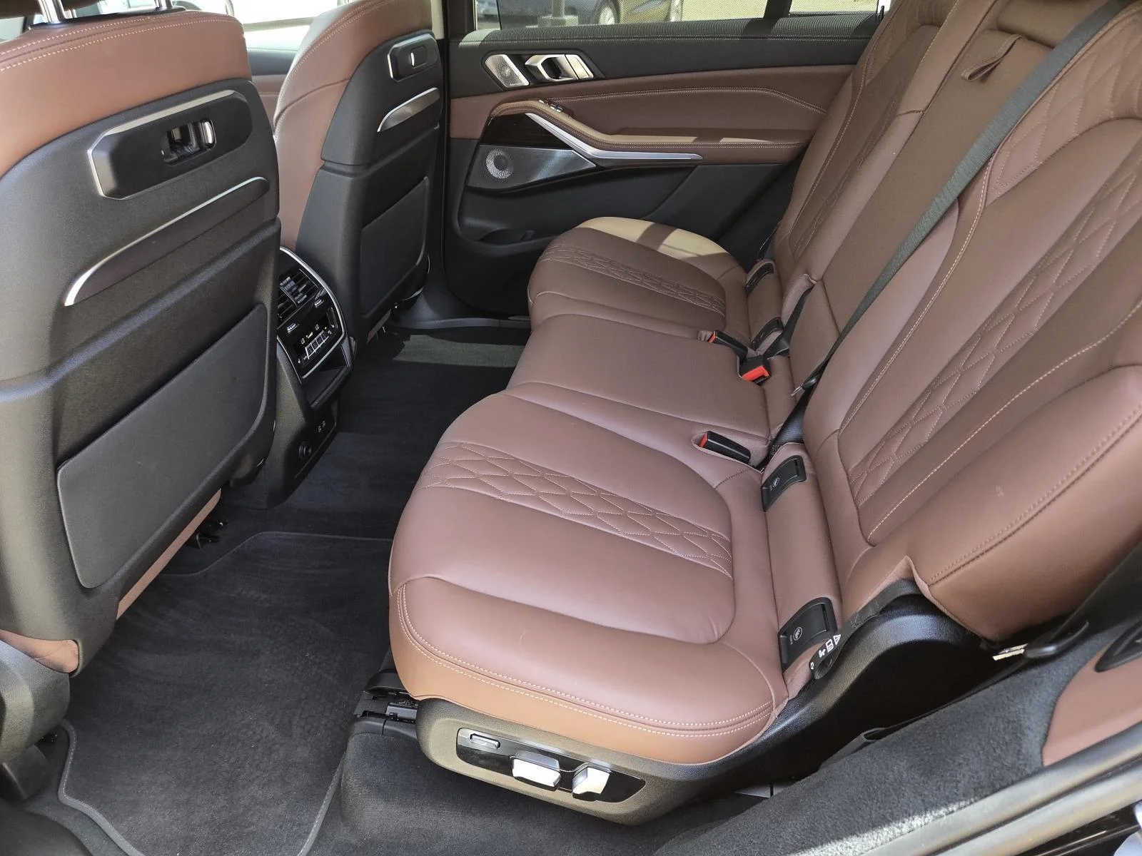 Used 2023 Black Sapphire Metallic BMW xDrive40i image 34
