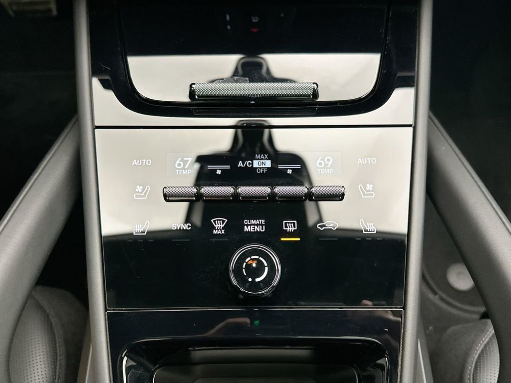 Used 2025  Porsche S image 25