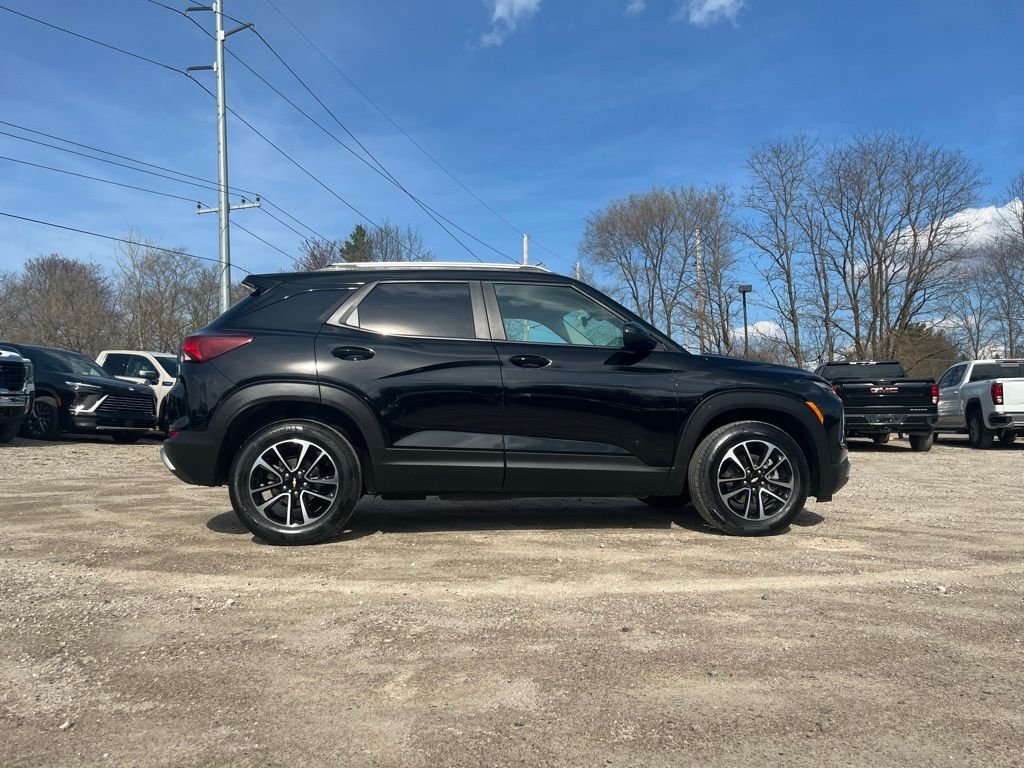 Used 2025 Black Metallic Chevrolet LT image 6