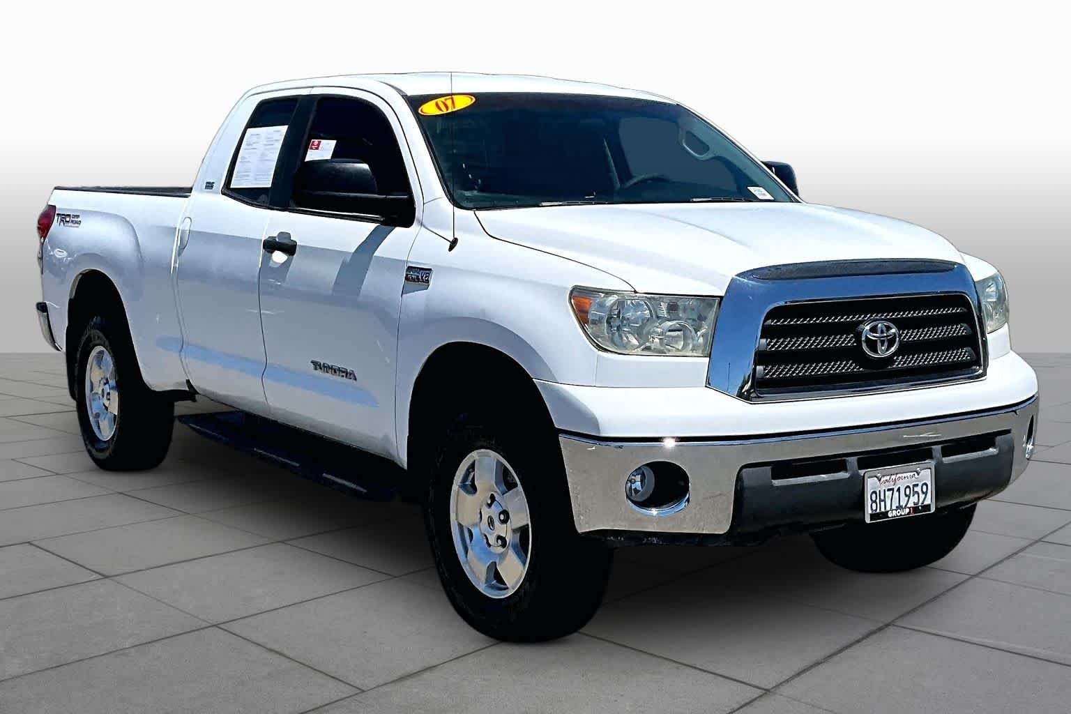 Used 2007 Super White Toyota SR5 image 2