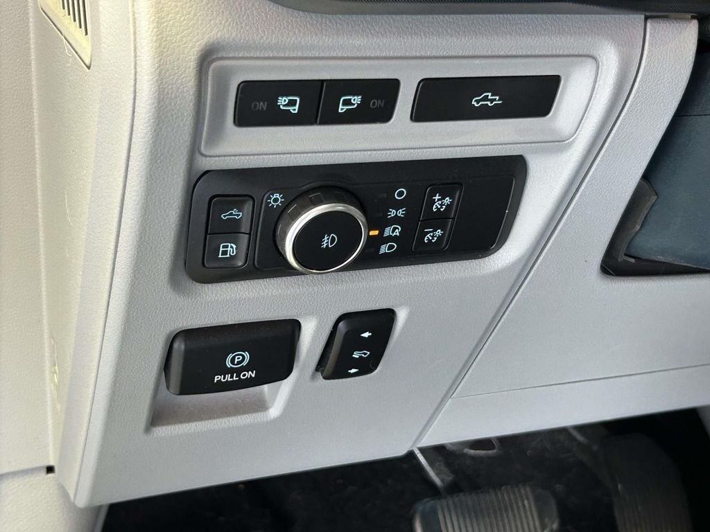 Used 2021 White Ford Limited image 23