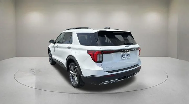 New 2026 Star White Metallic Tri-Coat Ford Active image 2