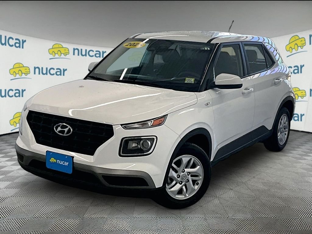 Used 2025 Lunar White Hyundai SE image 3
