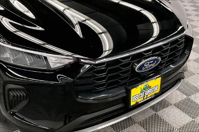 Used 2025 Agate Black Metallic Ford ST-Line image 32