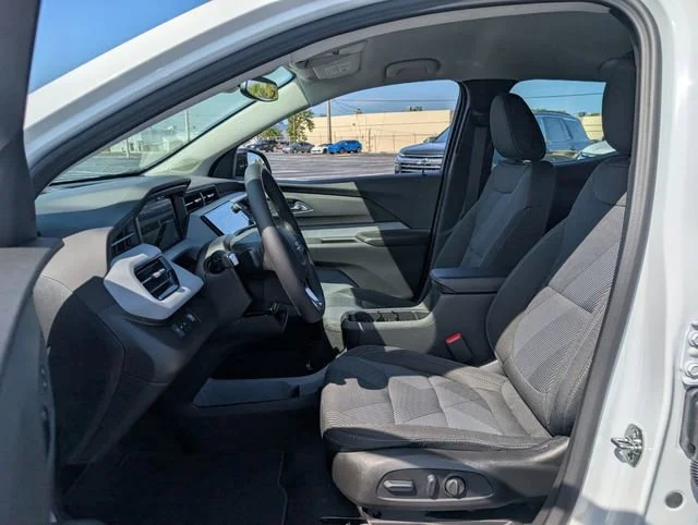 New 2027 Summit White Chevrolet LT image 5