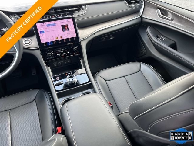 Used 2025 Silver Jeep Limited image 16