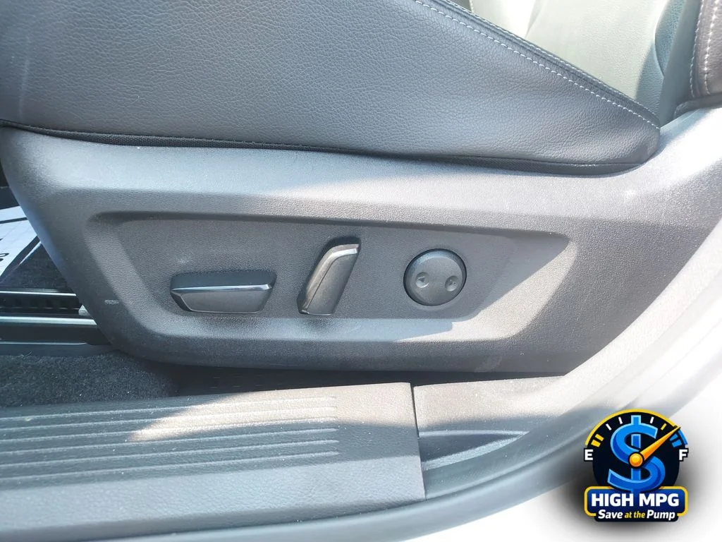 Used 2024 Gold Nissan SL image 10