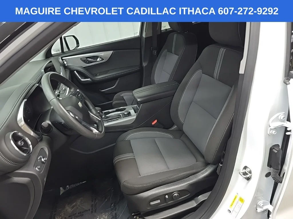 Used 2023 White Chevrolet LT image 30