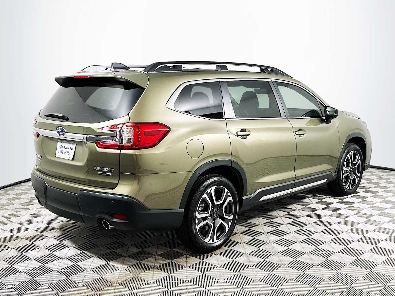 New 2026 AUTUMN GREEN METALLIC Subaru Limited 7-Passenger image 7