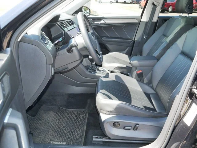 Certified Used 2022 Black Volkswagen 2.0T SE image 13