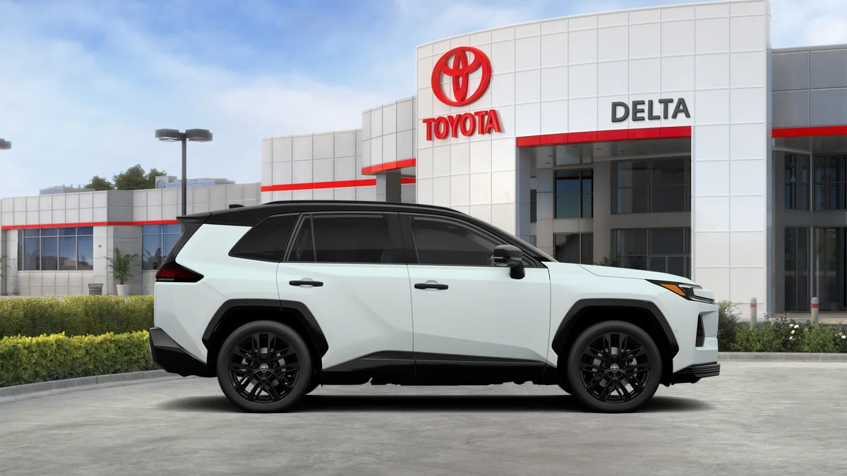 New 2026 Wind Chill Pearl with Midnight Black Metallic roof Toyota XSE image 37