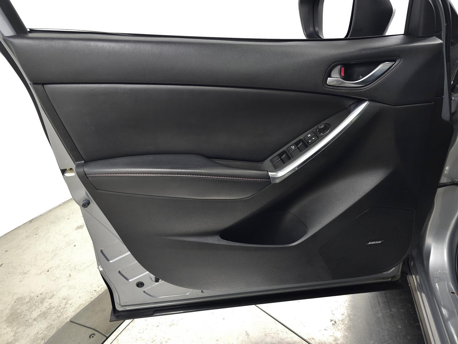 Used 2013 Liquid Silver Metallic 38p Mazda Grand Touring image 12