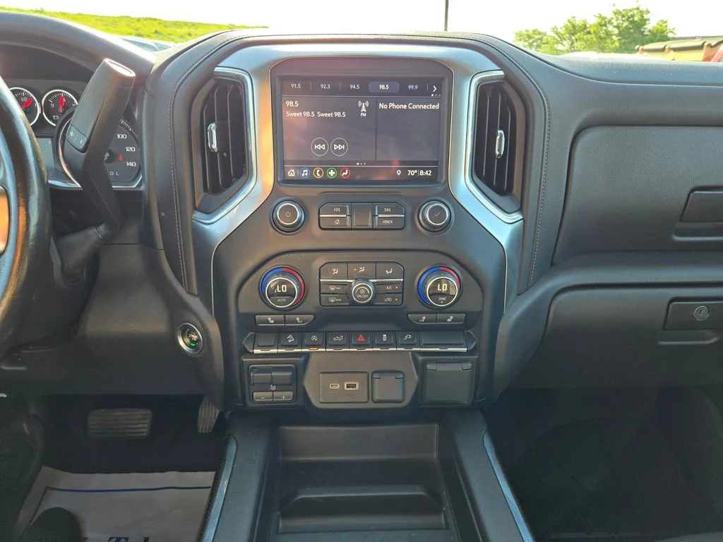 Used 2019 White Chevrolet LT Trail Boss image 23