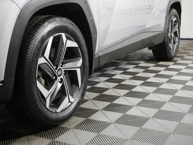 Used 2022 Shimmering Silver Hyundai SEL Convenience image 2