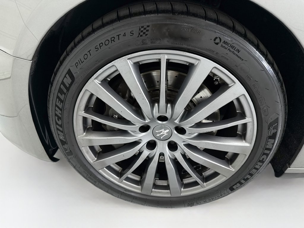 Used 2019 Grey Maserati S image 29