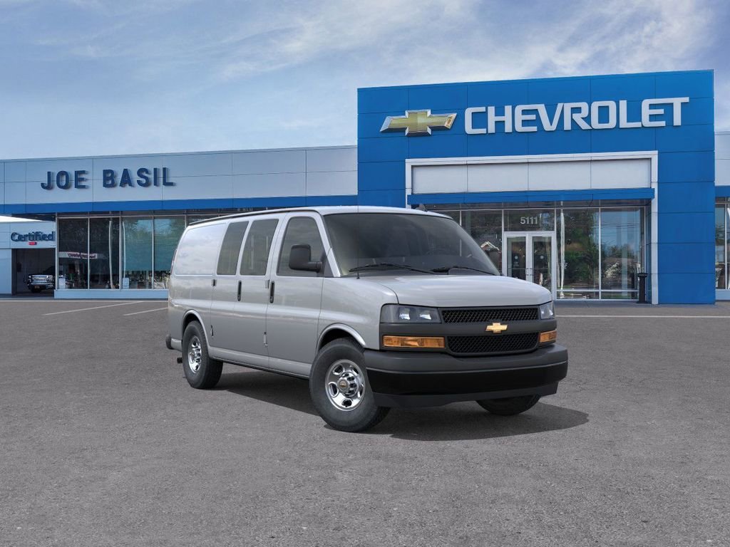2026 Chevrolet Express 2500 Work Van HD's photo