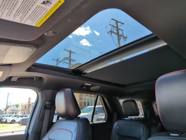 Used 2023 Gray Ford ST-Line image 22