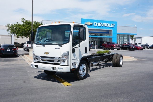 2024 Chevrolet Low Cab Forward Base