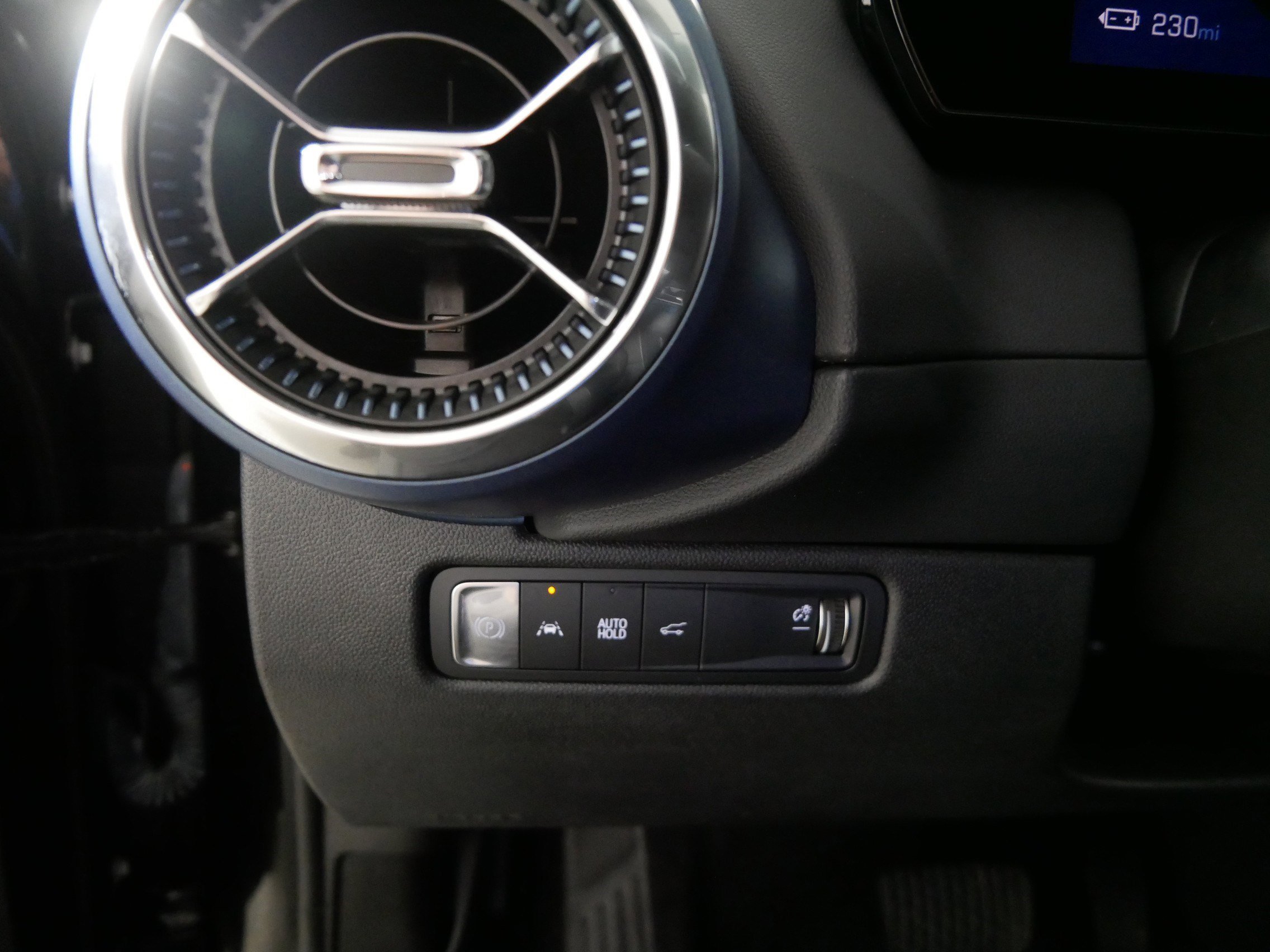 2024 Chevrolet Equinox EV LT - Photo 26