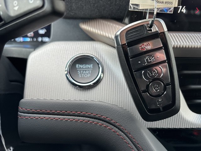 New 2026 Star White Metallic Tri-Coat Ford Active image 57